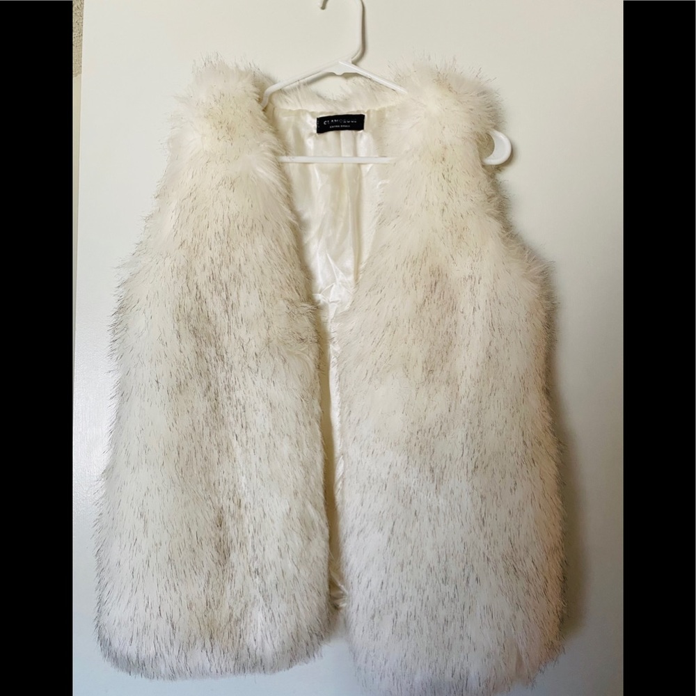 Faux fur sleeveless vest